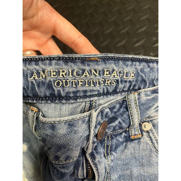 American Eagle Distressed Denim Cutoff Shorts Women’s Size 8 - Picture 4 of 5